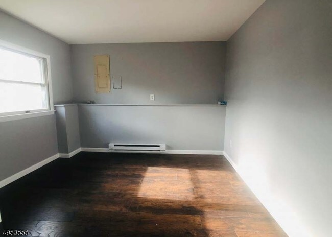 Foto del edificio - 11 David Rd