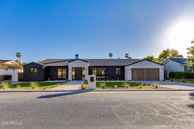 Building Photo - 4549 E Calle Ventura