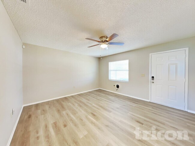 Foto del edificio - 6047 Calendar Ct E