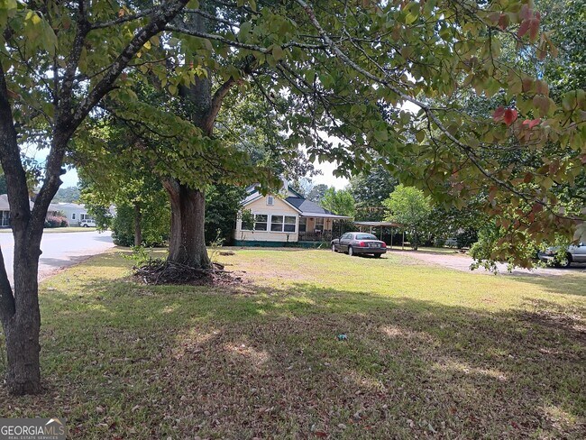 Foto del edificio - 406 Brookwood Dr