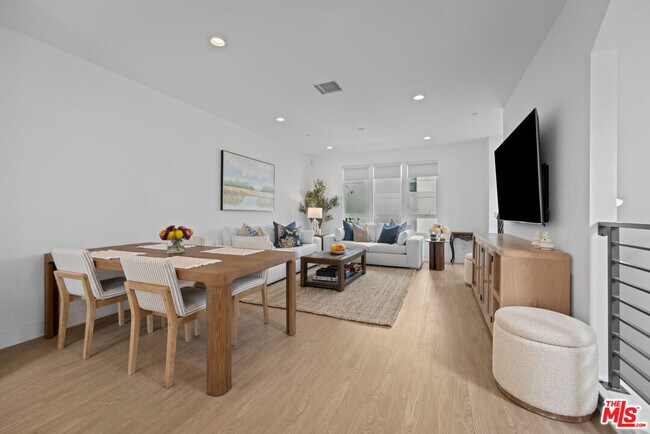 Building Photo - 10827 W Riverton Ct