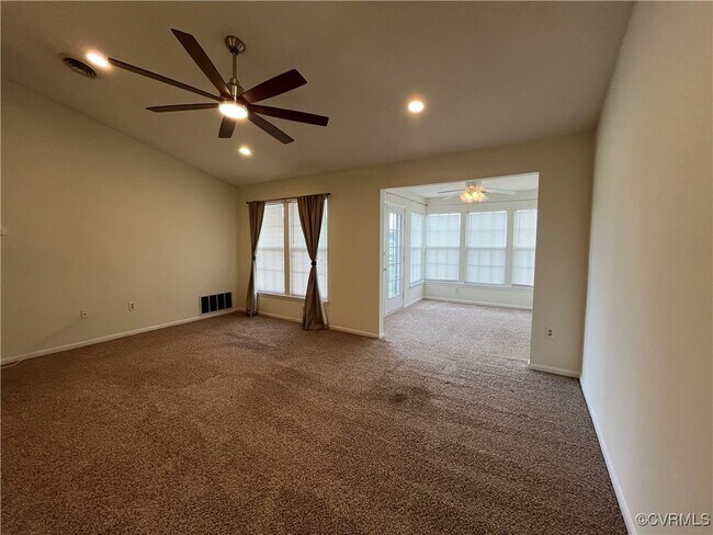 Building Photo - 9371 Man-O-War Ct