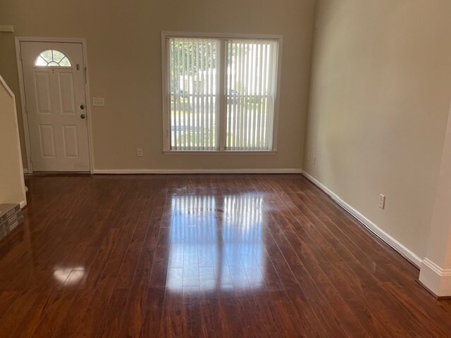 Foto del edificio - 2872 Commonwealth Cir