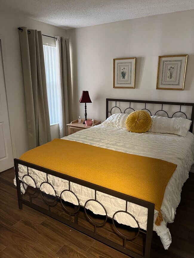 Foto del edificio - 2489 Sweetwater Club Cir