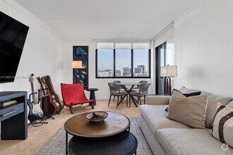 Building Photo - 1581 Brickell Ave