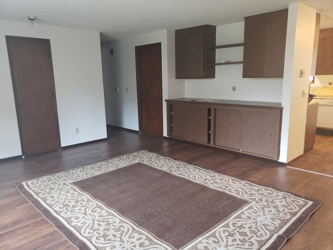 Living room - 723 N 2nd St