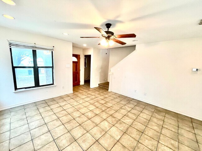 Foto del edificio - House in SE Austin Near Airport and Tesla!