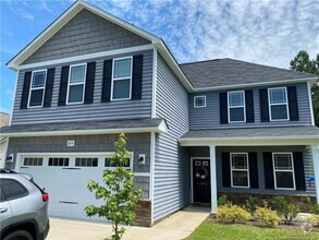 Building Photo - 645 Roanoke Dr