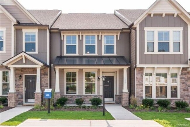 Building Photo - 8007 Rutland Village Dr