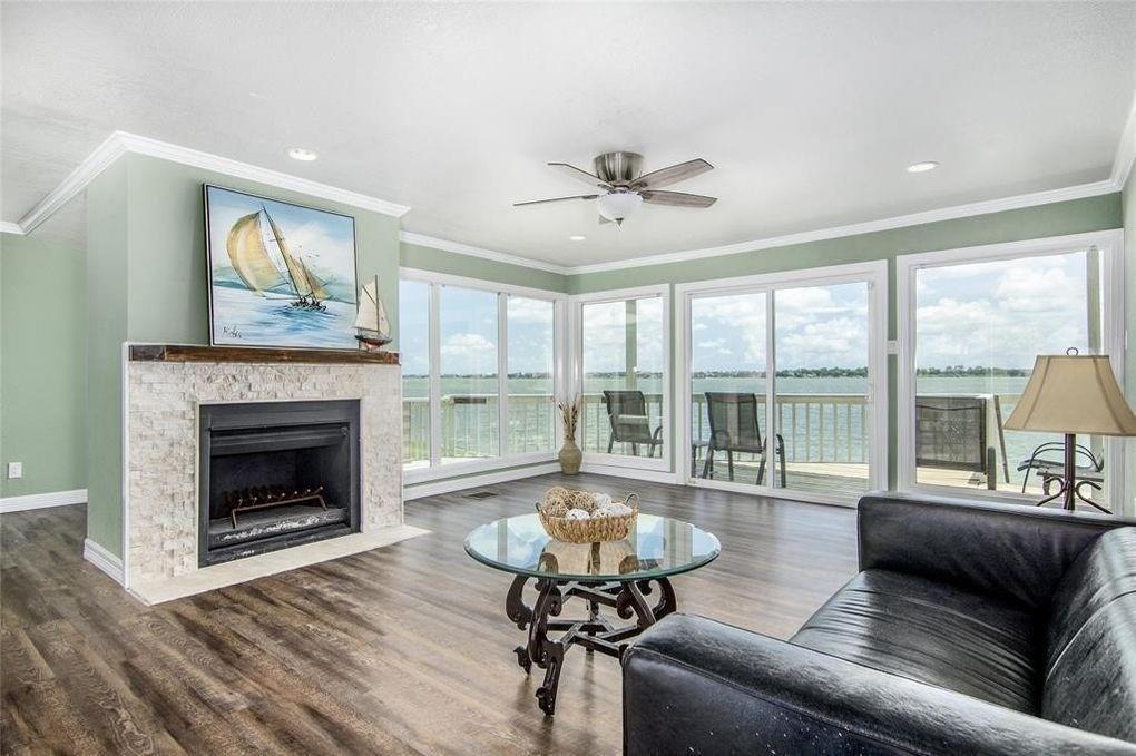 2 Mariner Village Dr, Seabrook, TX 77586 Condo for Rent in Seabrook