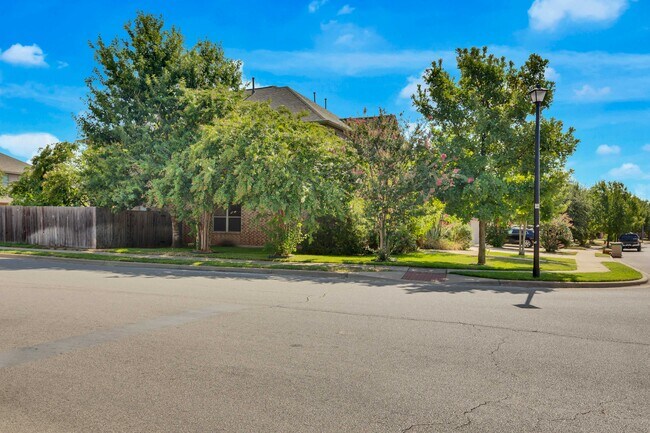 Building Photo - 2500 Speidel Dr