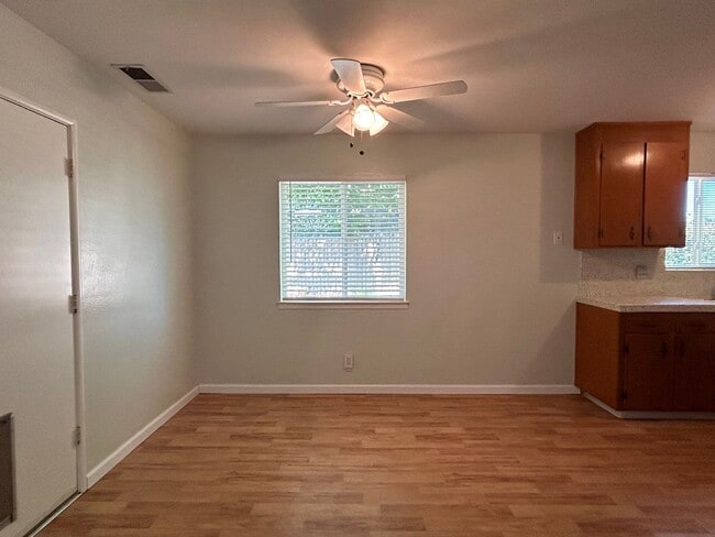 Building Photo - 3615 Stauss Ave