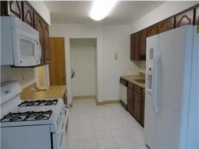 Kitchen - 112 Woodbridge Center Dr