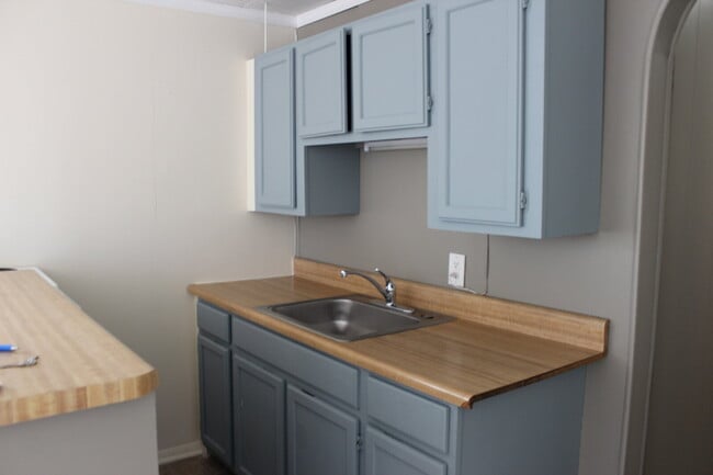 Building Photo - "Charming 1-Bedroom Duplex in Golden, CO – Cozy 500 Sq. Ft. Living!"