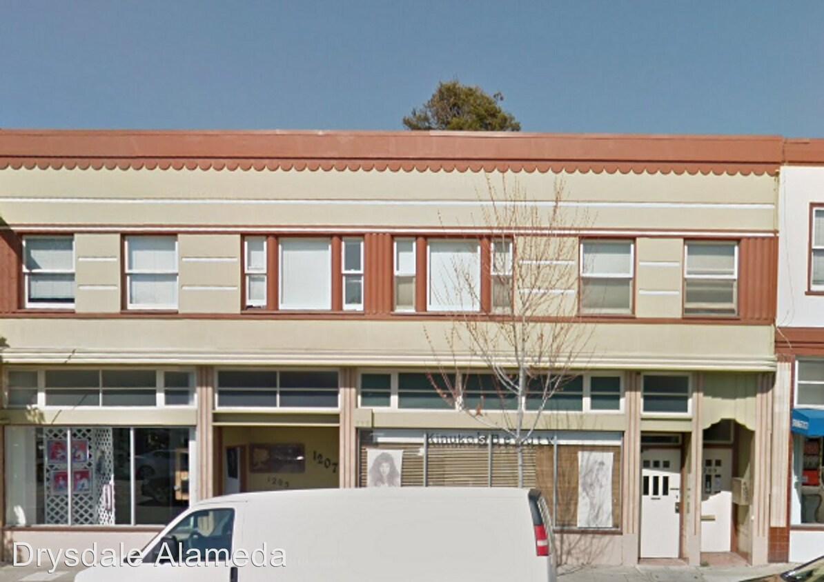 Primary Photo - 1209 Park St