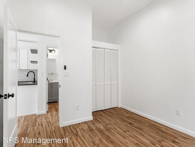 Building Photo - 1 br, 1 bath Apartment - 2740 E 19th Stree...