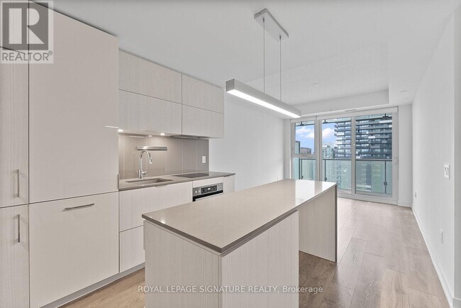 Building Photo - 15 Lower Jarvis St