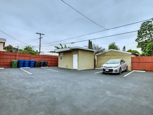 Foto del edificio - 4434 Lowell Ave