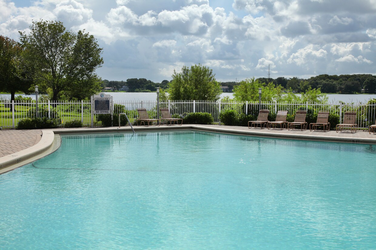 Lakeshore Club Apartments Tampa, FL