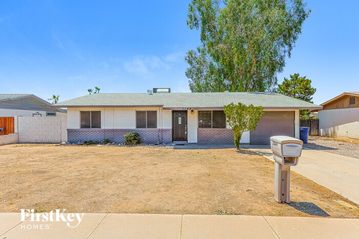 Foto principal - 2049 W Butler Dr