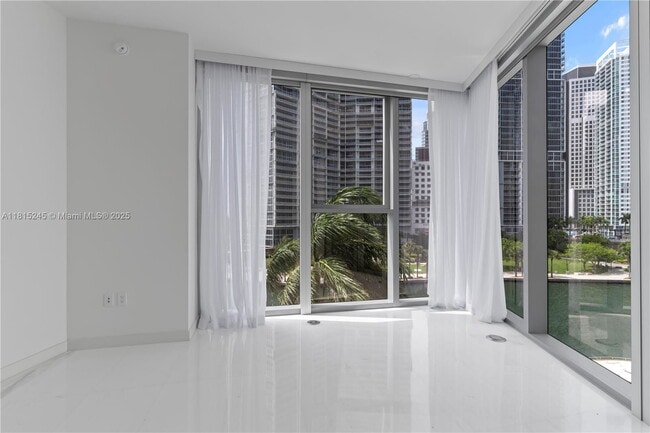 Building Photo - 300 Biscayne Blvd Way