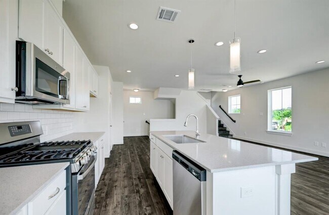 Building Photo - 5207 Burress Spgs Ln