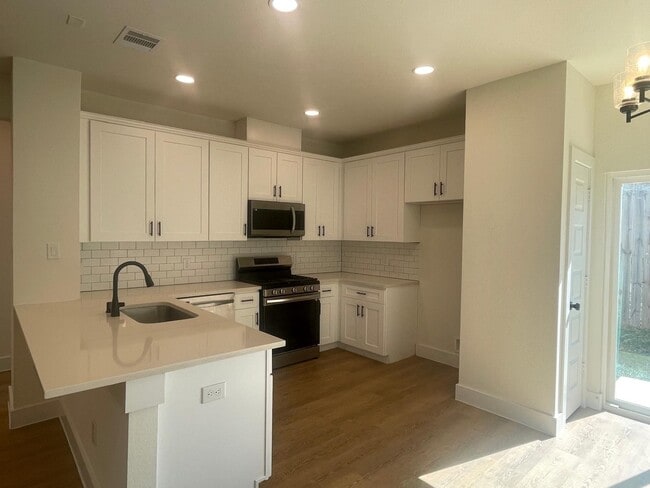 Building Photo - 16539 Oasis Glade Dr