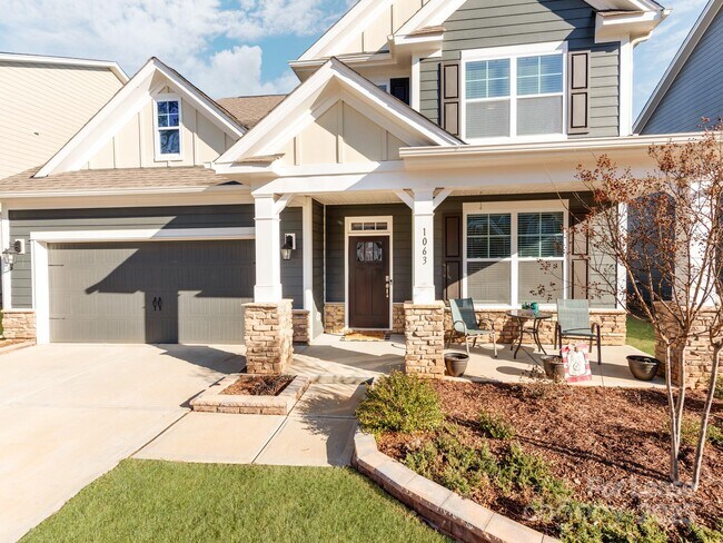 Foto del edificio - 1063 Thoroughbred Dr.