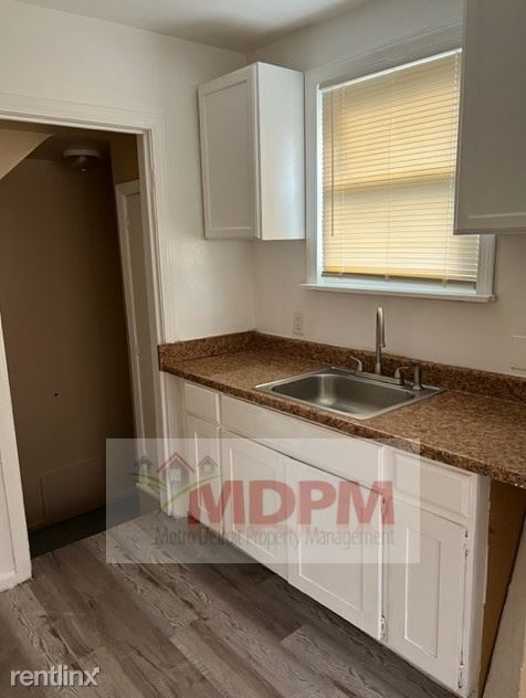 Building Photo - 3 br, 1 bath House - 20234 Hickory St