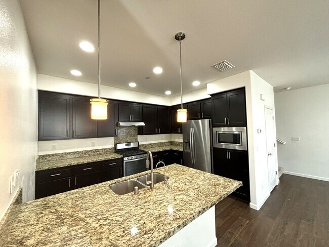 Foto del edificio - Charming 3-bedroom, 2.5-bathroom home loca...