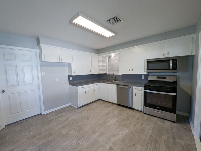 Foto del edificio - Newly Remodeled South Bossier Home
