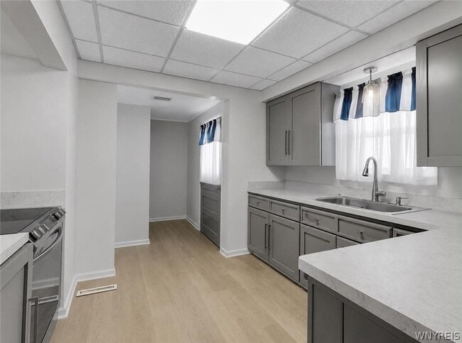 Foto del edificio - 2830 Macklem Ave