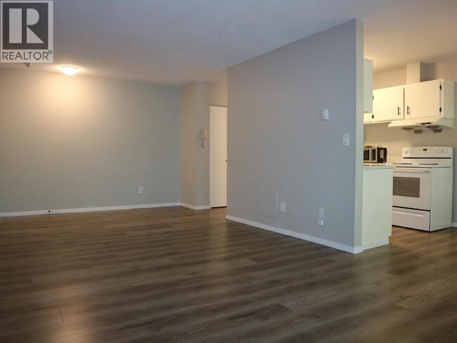 Building Photo - 8060 Ryan Rd