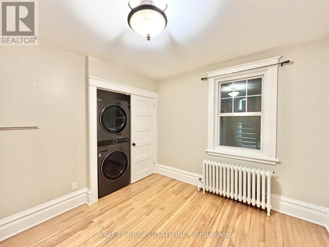 Building Photo - 81 Heney St