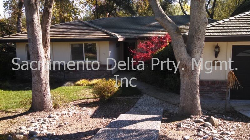 Primary Photo - Gorgeous Granite Bay Home in Lakeland Park