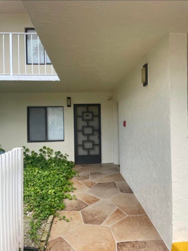 Primary Photo - 7290 Ashford Pl