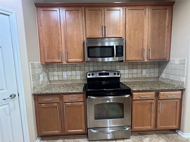 Foto del edificio - 24511 Springwood Glen Ln
