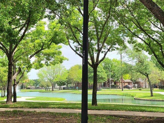 Foto del edificio - 22427 Bristolwood Ct