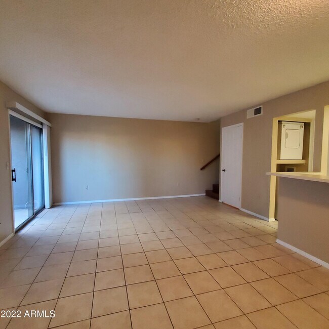 Foto del edificio - 1645 W Baseline Rd