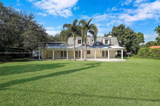Foto del edificio - 730 Davis Rd