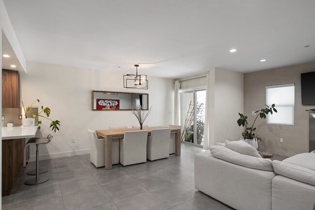 Foto del edificio - 11023 Fruitland Dr