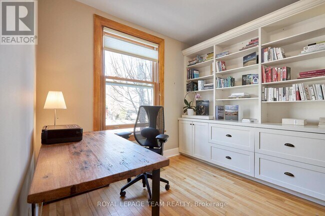 Building Photo - 136 Keefer St