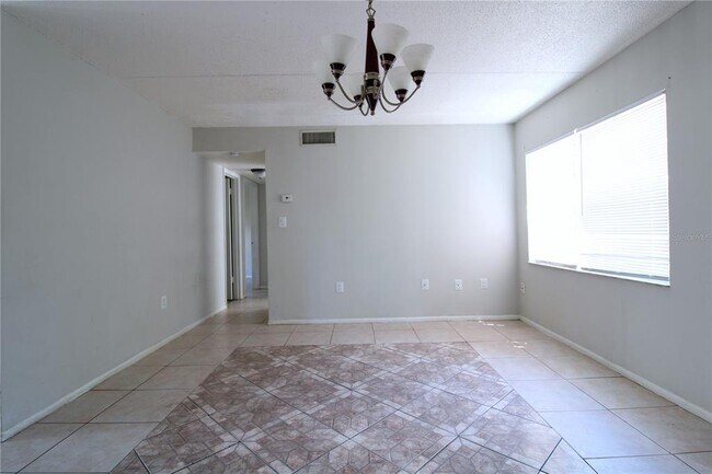 Foto del edificio - 1910 Honour Rd