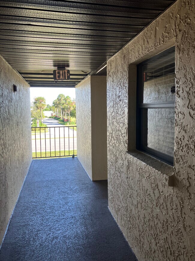 Foto del edificio - 2395 Harbor Blvd