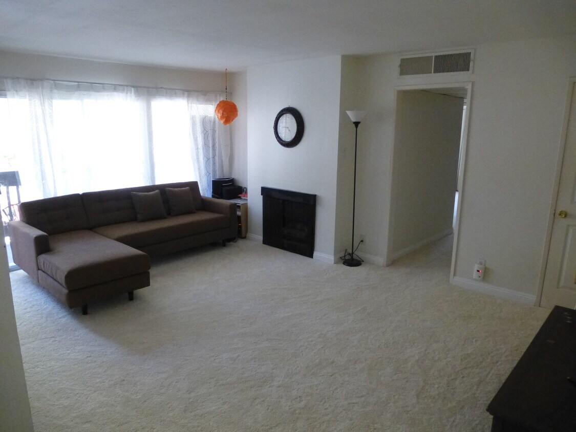 Primary Photo - 5201 Summertime Ln