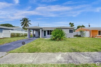 Building Photo - 6931 SW 27th Ct