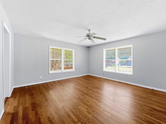 Foto del edificio - 5400 Harmon Ave
