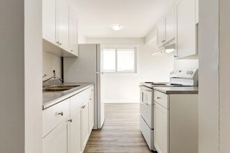 Building Photo - Fernwood Apartments