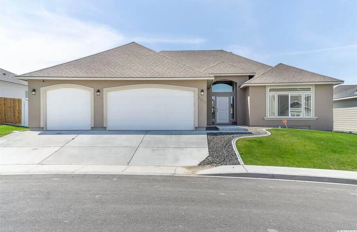 Foto principal - Beautiful South Kennewick Home! Available ...