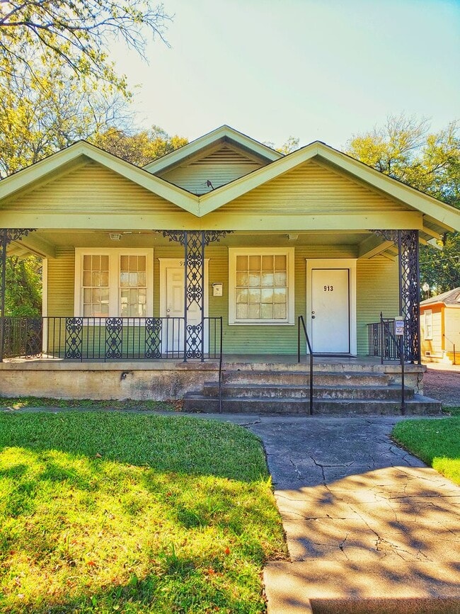 911/913 N. Fitzhugh - 911/913 N. Fitzhugh Apartment